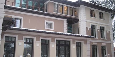 Декор фасада дома в Московской области 